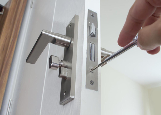 photo de geste professionnel bricoler